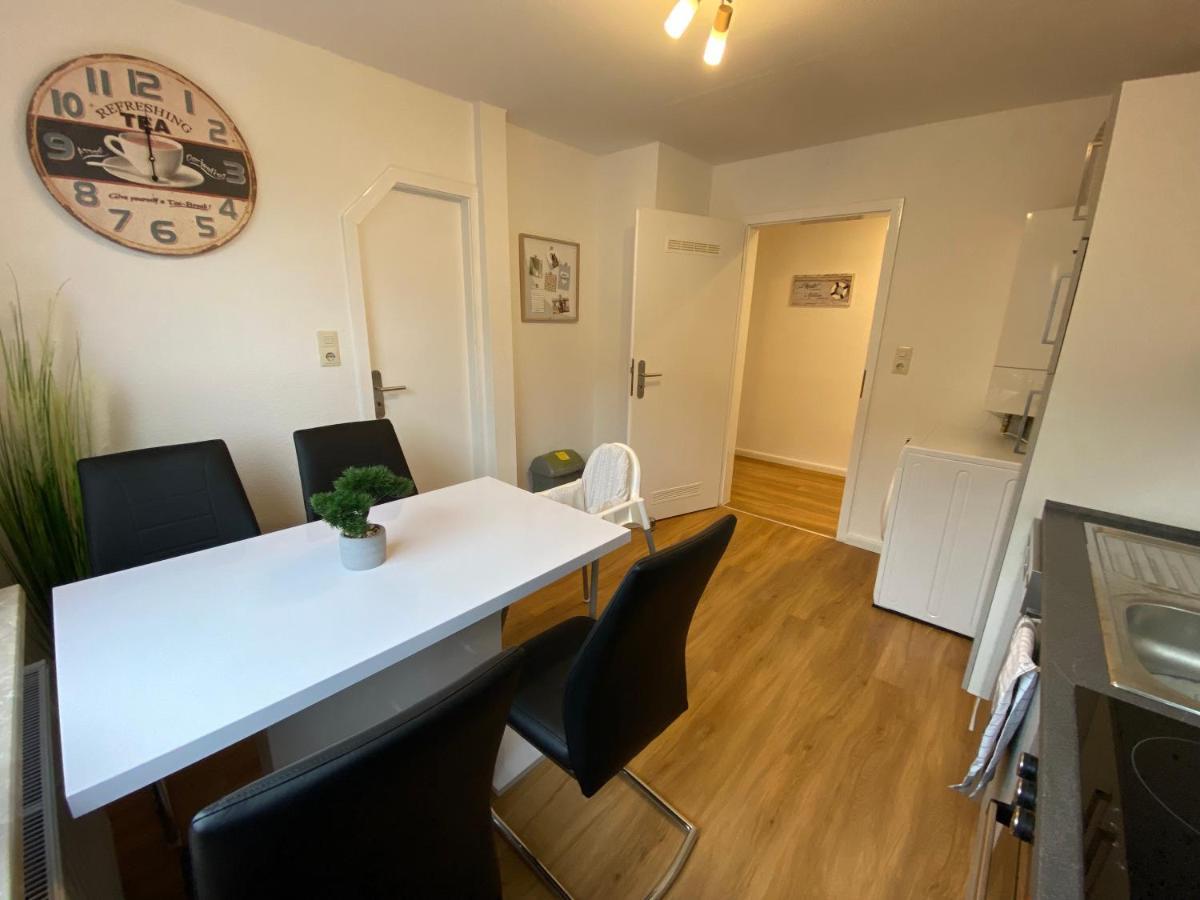 Charmante Altbauwohnung An Der Kesselschleuse 3 Emden Kültér fotó