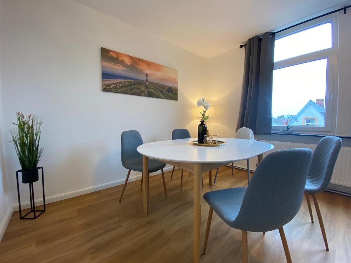 Charmante Altbauwohnung An Der Kesselschleuse 3 Emden Kültér fotó