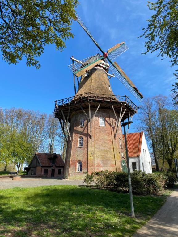 Charmante Altbauwohnung An Der Kesselschleuse 3 Emden Kültér fotó